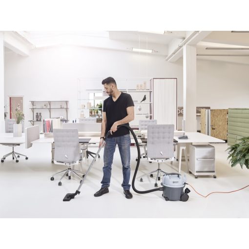 Nilfisk VP300 BASIC HEPA száraz porszívó