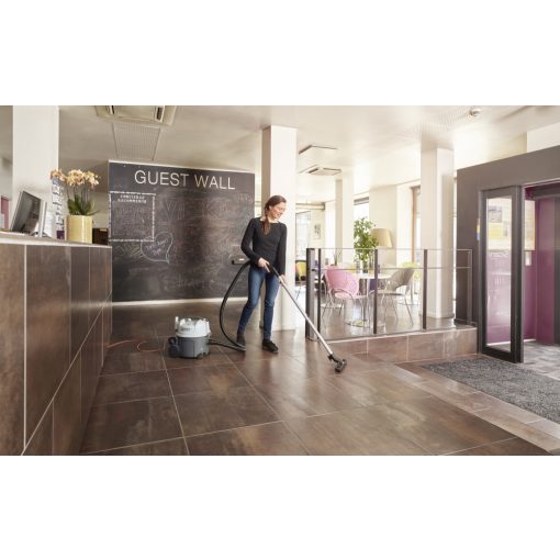 Nilfisk VP300 BASIC HEPA száraz porszívó