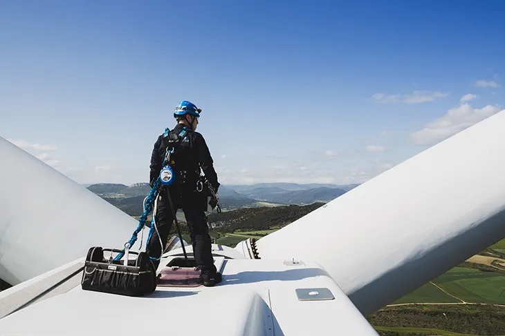 Magasban végzett munka biztonságosan – felszerelések és szabályok