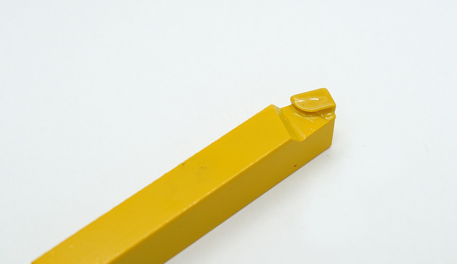 Milyen esztergakést válasszunk rozsdamentes acélhoz?